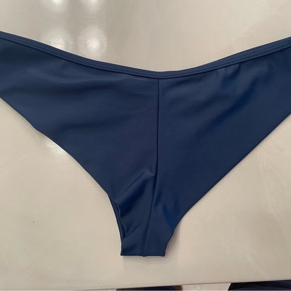 Wicked Weasel 2533 Lined Scrunch Bikini Bottom, color Blue size Medium - Picture 4 of 5